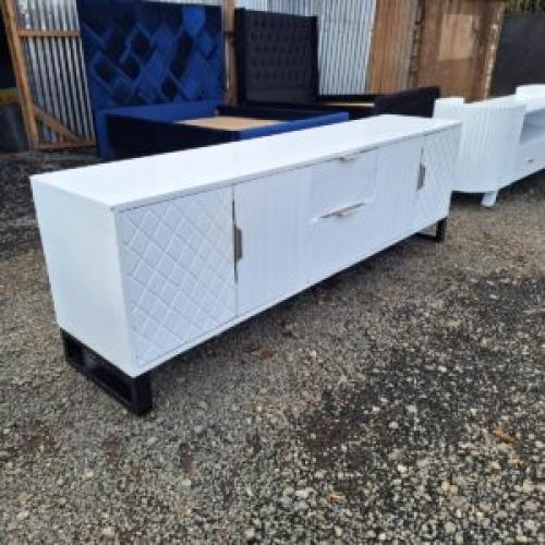 Tv Stand 6 Feet's Length