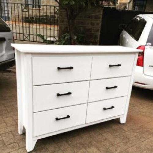 The Oslo Dresser – 6-Drawer Modern White with Matte Black Handles